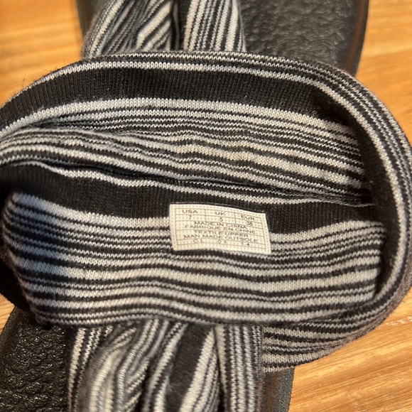 Sanuk Women's Yoga Sling Black Sandals Yoga Mat Slip On Flip Flops, size 7 - Picture 5 of 5